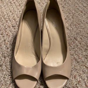 Nine West Tan Wedges